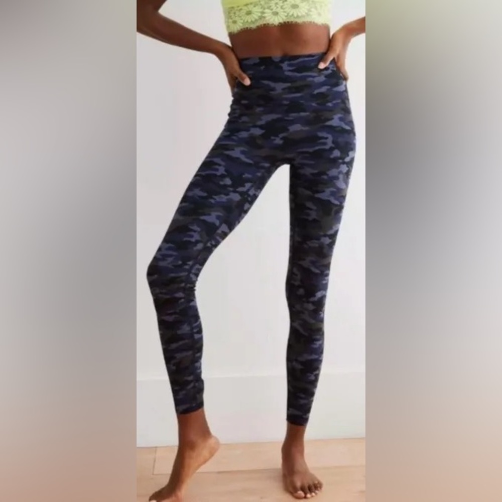 Aerie Chill Play Move PURPLE Camo High Waisted Leggings Womens Size Small